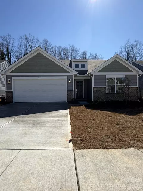 227 W 18th St, Kannapolis, NC 28081