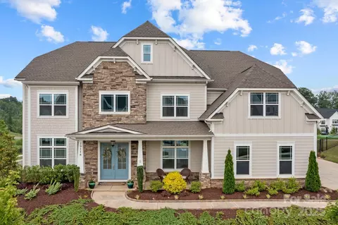 19116 Beecher Commons Dr, Huntersville, NC 28078