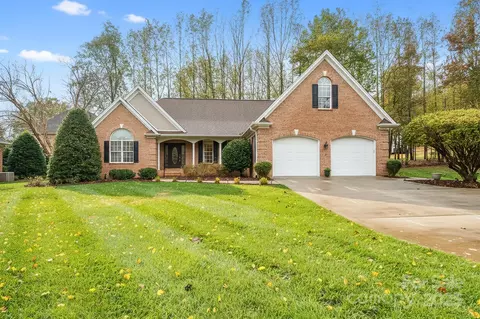 2963 Reynaud Ct, Newton, NC 28658