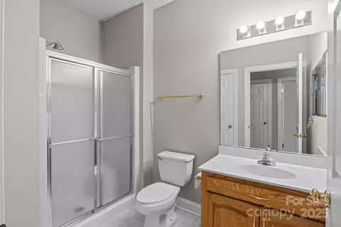 Bath - 3923 Sage Ct, Denver, NC 28037 photo 1 of 3