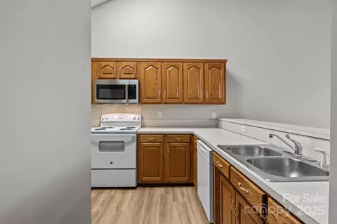Kitchen - 3923 Sage Ct, Denver, NC 28037 photo 1 of 4