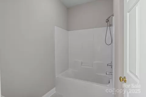 Bath - 3923 Sage Ct, Denver, NC 28037 photo 3 of 3