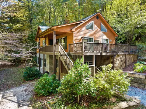 1308 Bell Mountain Rd, Zirconia, NC 28790