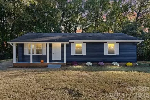 6134 Mayridge Dr, Charlotte, NC 28215
