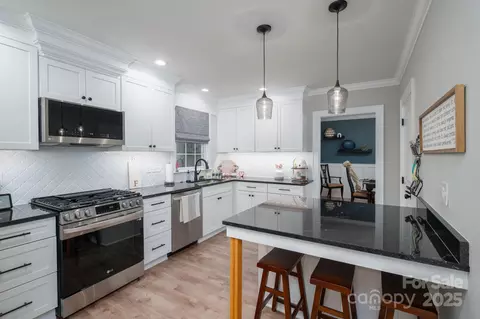 628 W 8th St, Newton, NC 28658