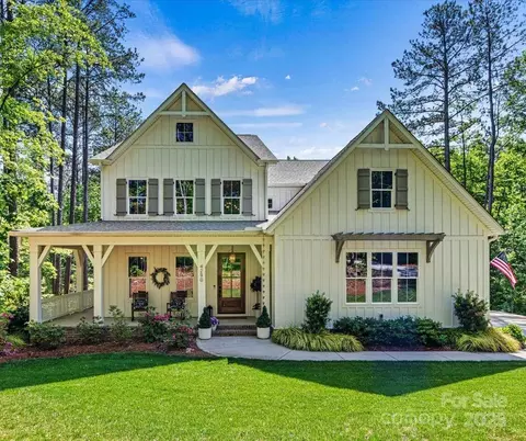 4290 Palm Dr, Denver, NC 28037