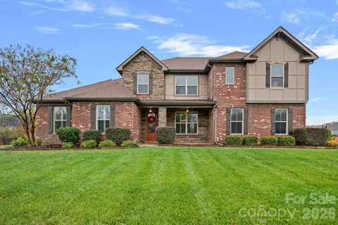 706 Blaise Ct, Matthews, NC 28104