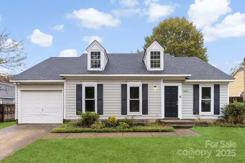 6915 Duncroft Ln, Charlotte, NC 28215