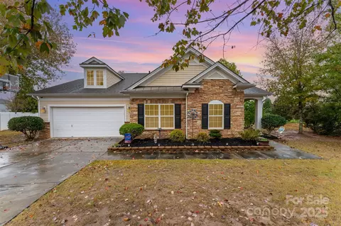 721 Sandy Green Ct, Fort Mill, SC 29715