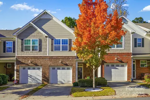 7023 Woodsbay Ln, Rock Hill, SC 29732