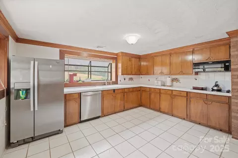 Kitchen - 5260 Rifle Range Rd, Conover, NC 28613 photo 1 of 2