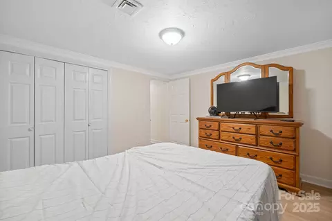 Bedroom - 5260 Rifle Range Rd, Conover, NC 28613 photo 2 of 6