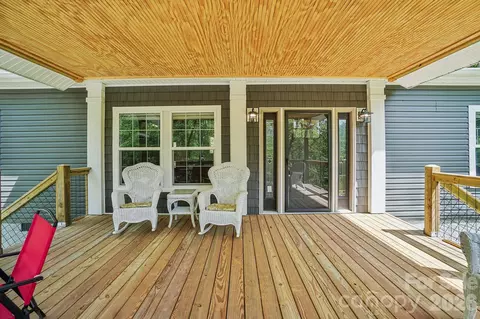 Exterior - 590 Willow Ln, Marshall, NC 28753 photo 6 of 9