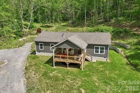 Exterior - 590 Willow Ln, Marshall, NC 28753 photo 3 of 9