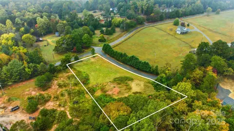000 Golf Course Rd, Columbus, NC 28722