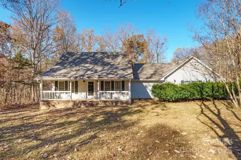 1065 Rollingwood Dr, Claremont, NC 28610