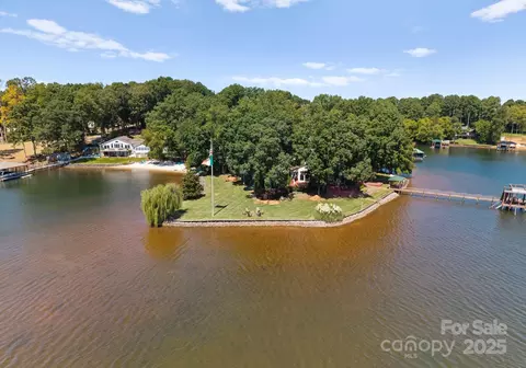 135 Bearcreek Rd, Mooresville, NC 28117
