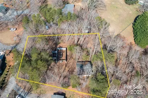 125 Mallard Dr, Columbus, NC 28722