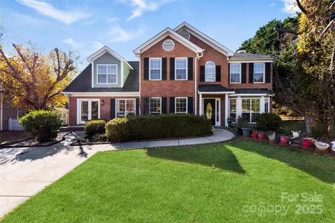 9800 Ashley Farm Dr, Matthews, NC 28105