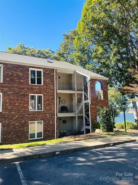 103 Northshore C23 Ct #C23, Cherryville, NC 28021