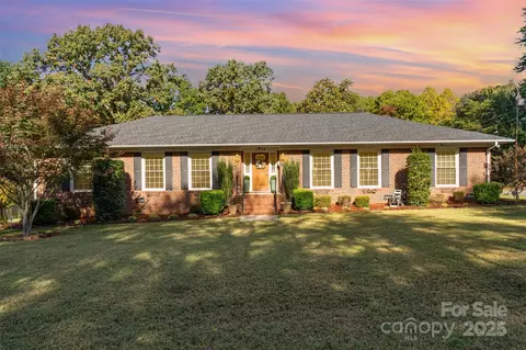 13704 Woody Point Rd, Charlotte, NC 28278