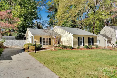 9310 Harps Mill Ct, Charlotte, NC 28270
