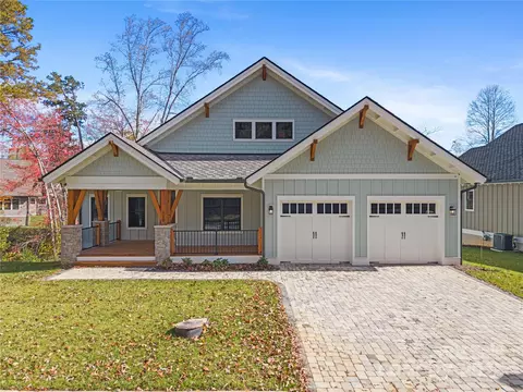 129 Creekside Valley Ln, Arden, NC 28704