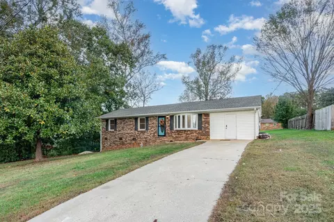 512 Ralphs Blvd, Gastonia, NC 28052