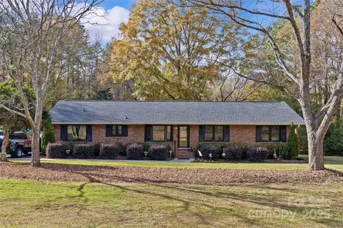 1949 Candlewick Dr, Fort Mill, SC 29715