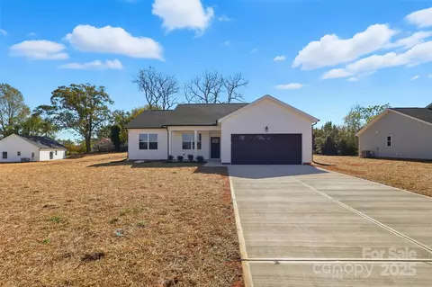 4 Colonial Ave, Granite Falls, NC 28630