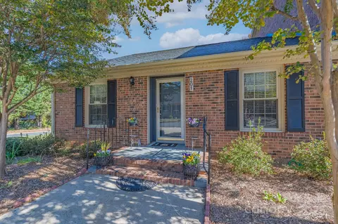 201 Pointe Cir, Rock Hill, SC 29732