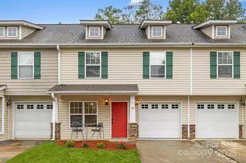 120 Old Salem Ct, Fletcher, NC 28732