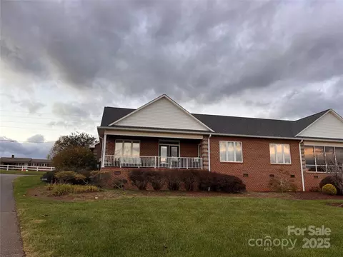 3993 Palmer Cir, Morganton, NC 28655