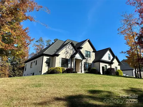 108 41st Nw Ave NW, Hickory, NC 28601