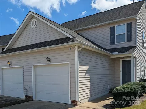 5622 Osprey Cove Dr, Raleigh, NC 27604