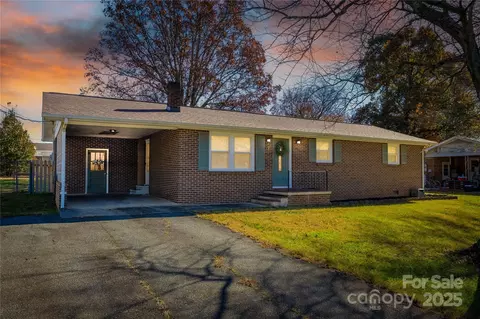 1046 22nd Ne St NE, Hickory, NC 28601