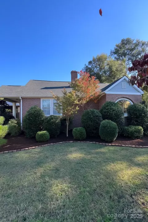 2344 The Plz, Charlotte, NC 28205