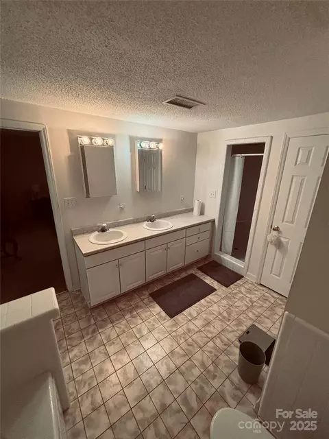 Bath - 4211 Wolf Pond Rd, Monroe, NC 28112 photo 1 of 4
