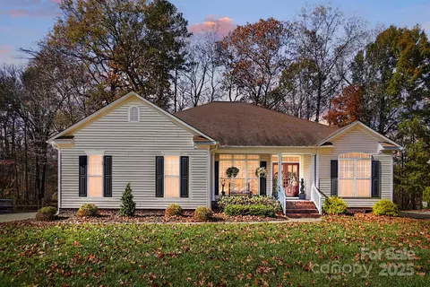11648 Crossroads Pl, Concord, NC 28025