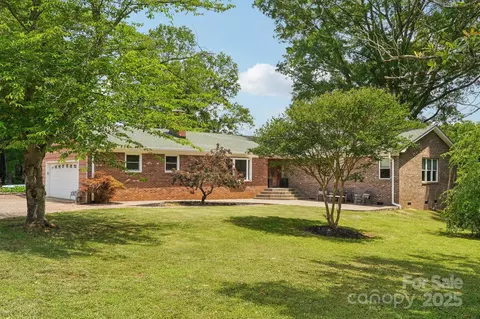 327 Johnson Dairy Rd, Mooresville, NC 28115