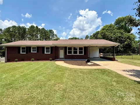 206 College Ave, Shelby, NC 28152