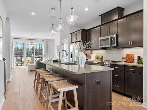5520 Swaling St, Charlotte, NC 28217