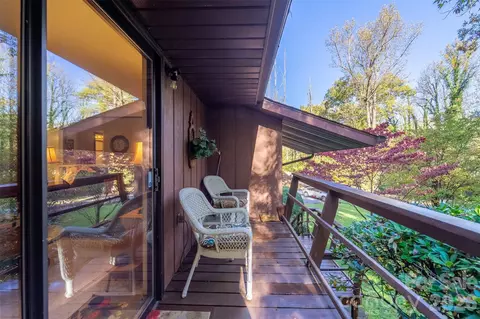 495 Savannah Dr, Sylva, NC 28779 photo 5
