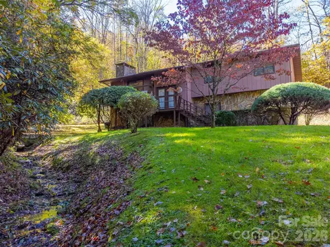 495 Savannah Dr, Sylva, NC 28779