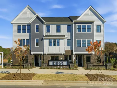 5115 Hoptree St, Charlotte, NC 28277