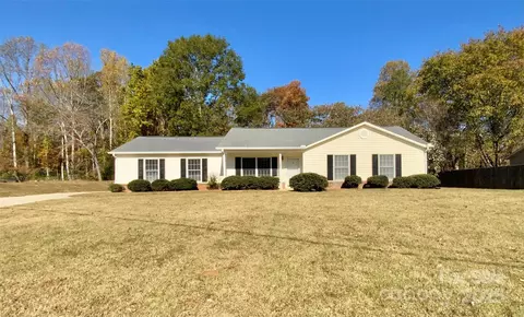 344 Aqua Dr, Forest City, NC 28043