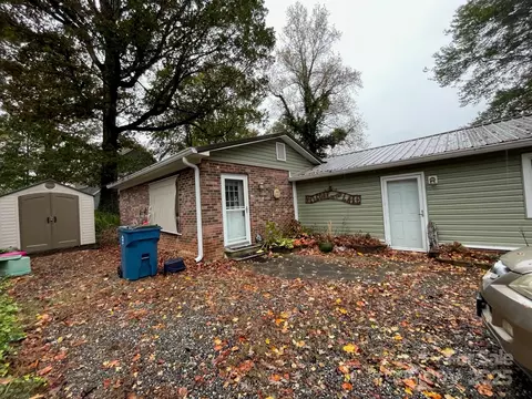 Exterior - 6604 Harbor Ln, Conover, NC 28613 photo 2 of 2