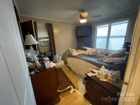 Bedroom - 6604 Harbor Ln, Conover, NC 28613 photo 2 of 2