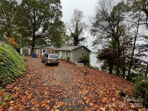 Exterior - 6604 Harbor Ln, Conover, NC 28613 photo 1 of 2