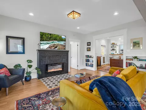 Living - 96 Thomas St, Brevard, NC 28712 photo 3 of 4
